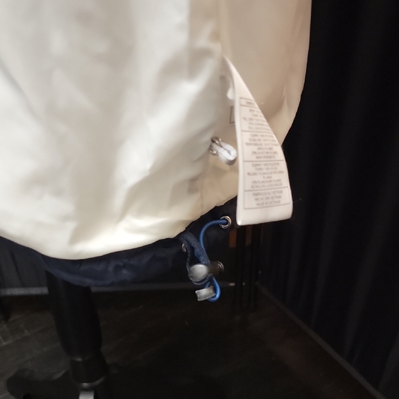 Nike Men's Navy Blue Puffer Jacket - Picture 8 of 11